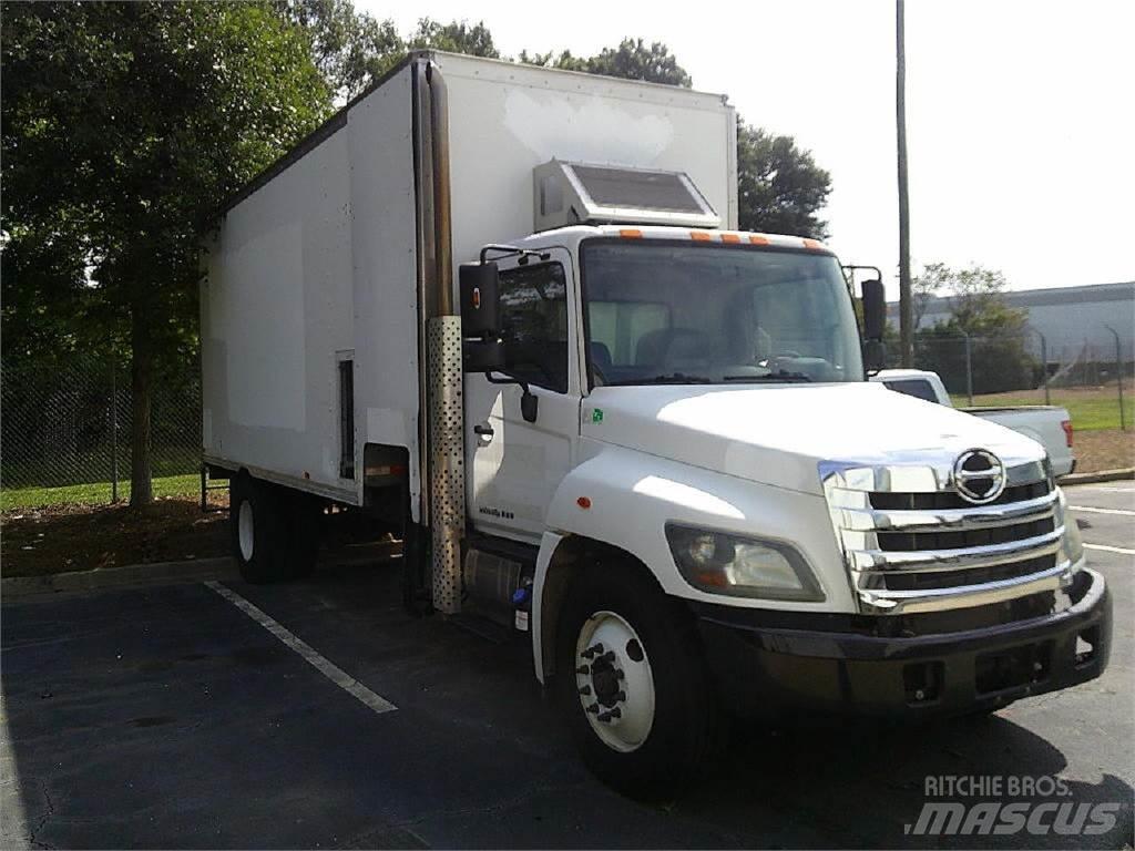 Hino 338 Camiones con caja de remolque