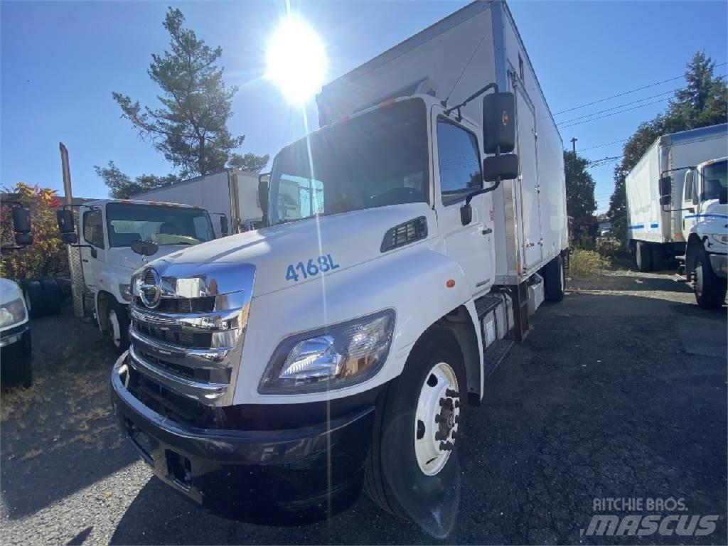 Hino 338 Camiones con caja de remolque