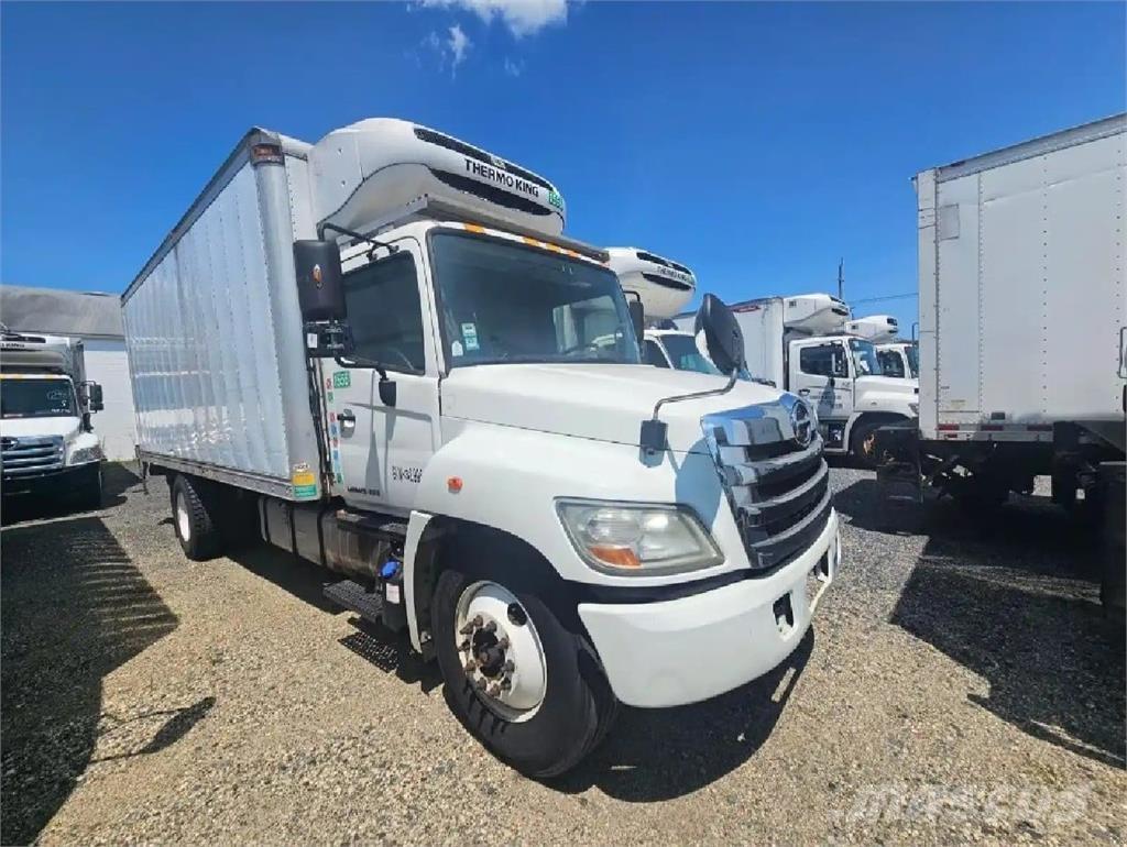 Hino 338 Camiones con temperatura controlada