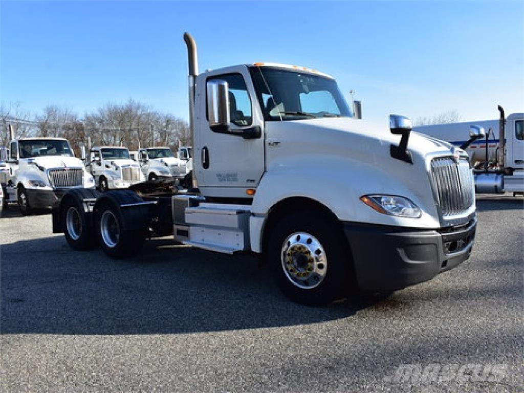 International LT625 Camiones tractor