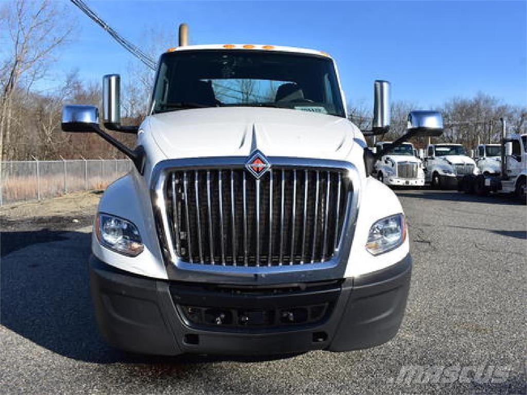 International LT625 Camiones tractor