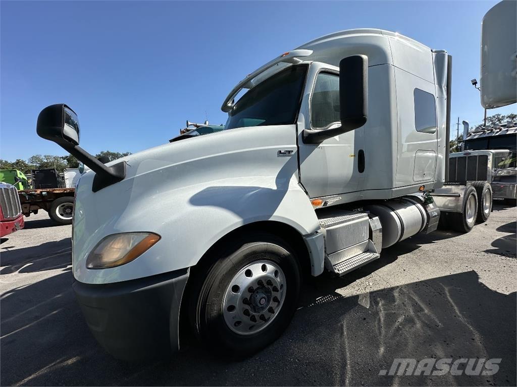 International LT625 Camiones tractor