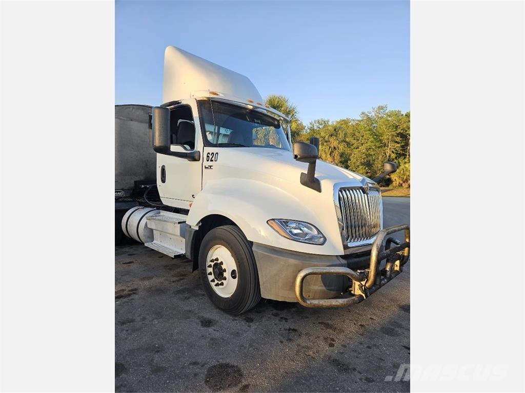 International LT625 Camiones tractor