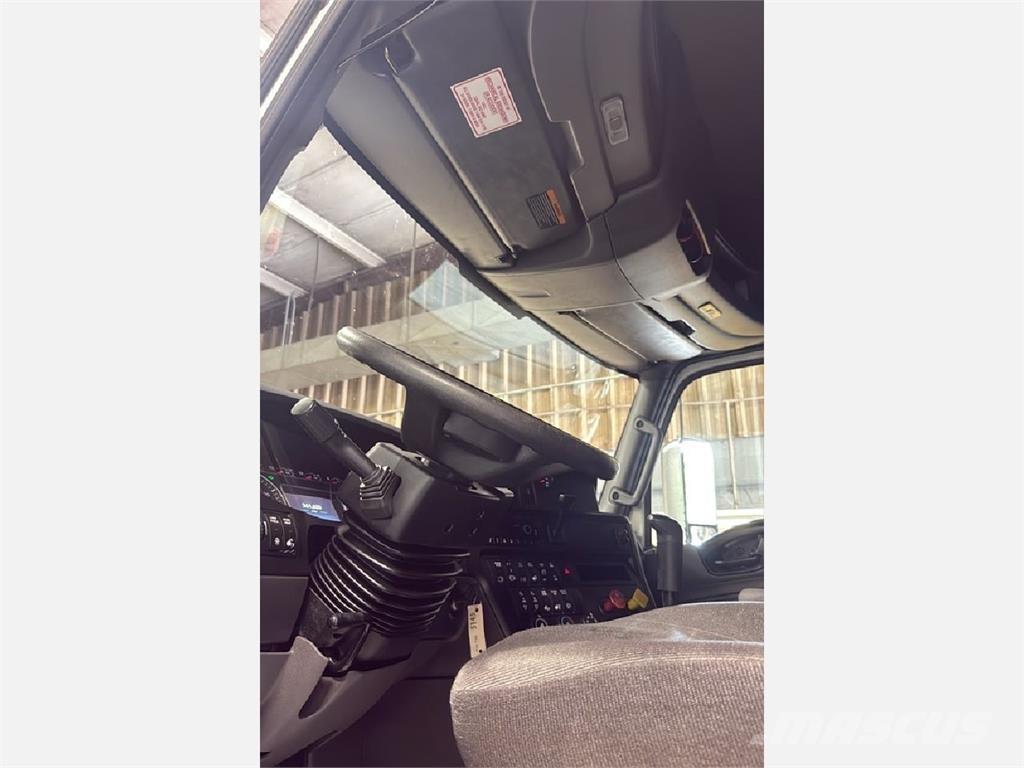 International LT625 Camiones tractor