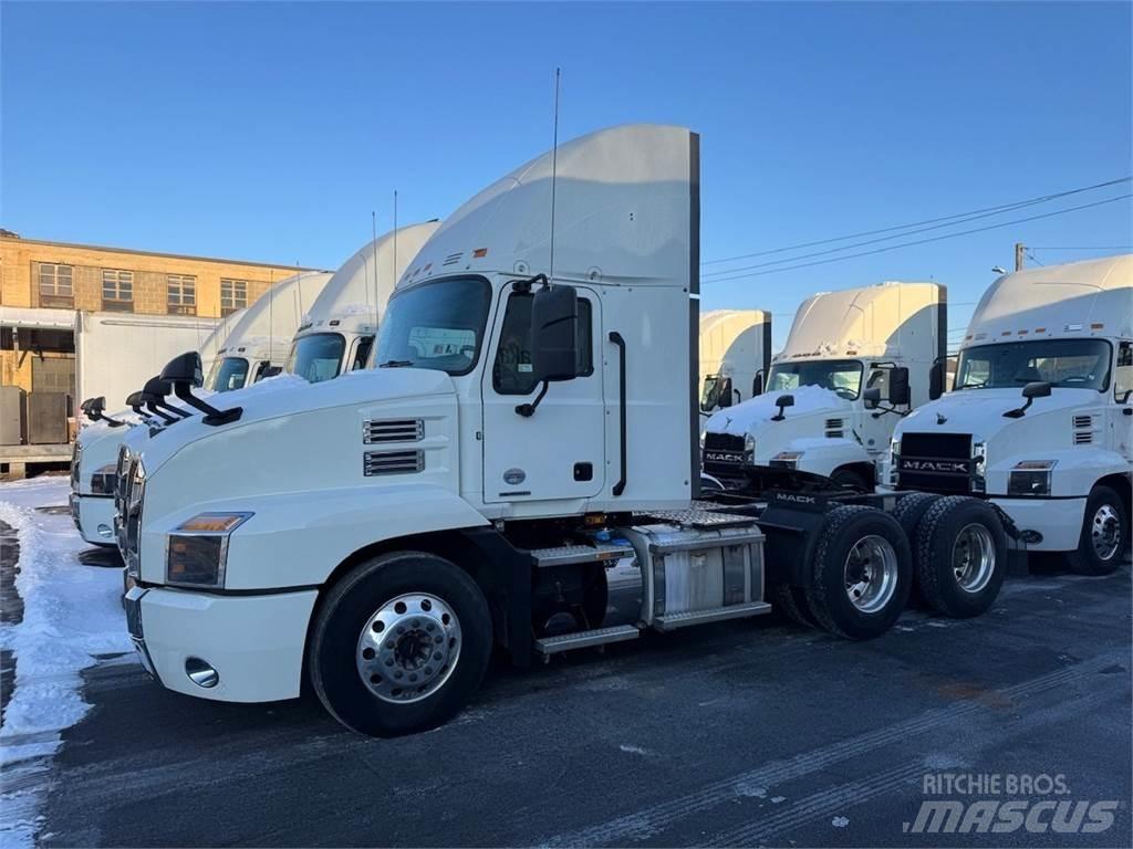 Mack AN64T Camiones tractor