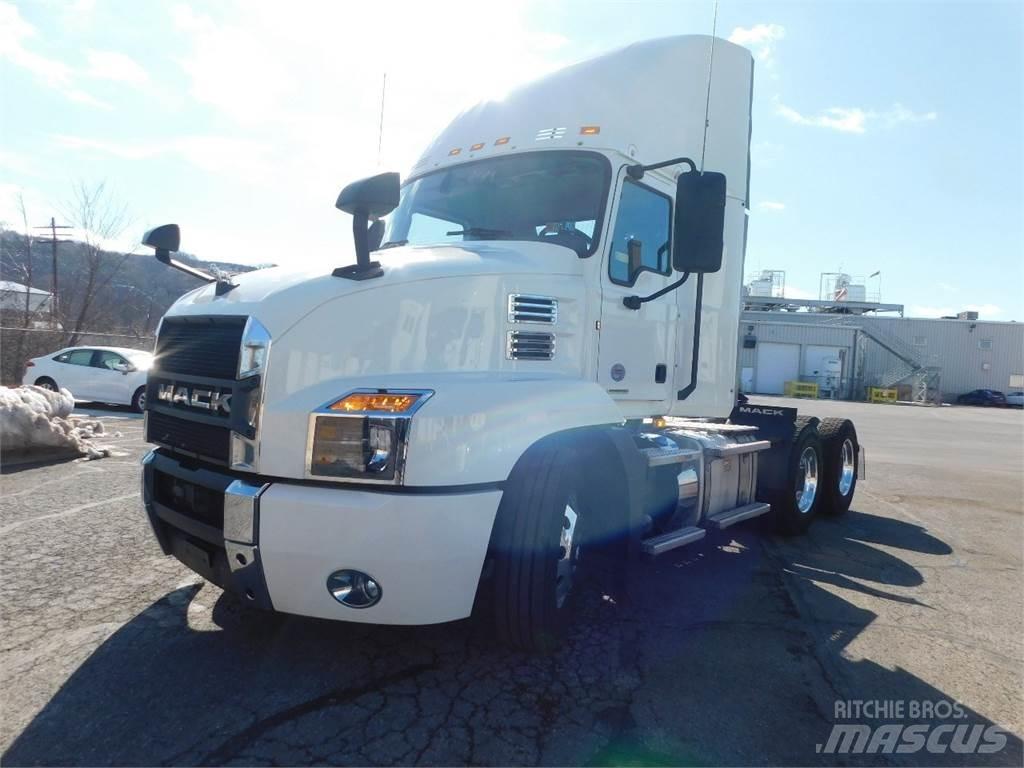 Mack AN64T Camiones tractor