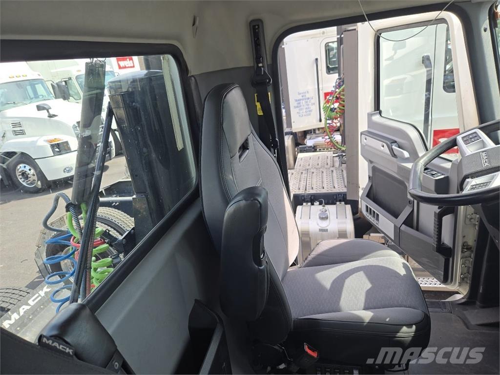 Mack AN64T Camiones tractor