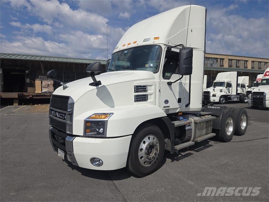 Mack AN64T Camiones tractor