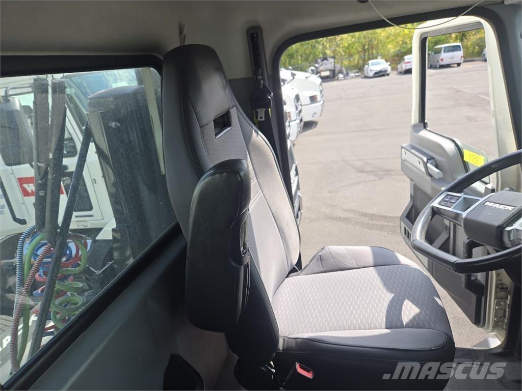 Mack AN64T Camiones tractor