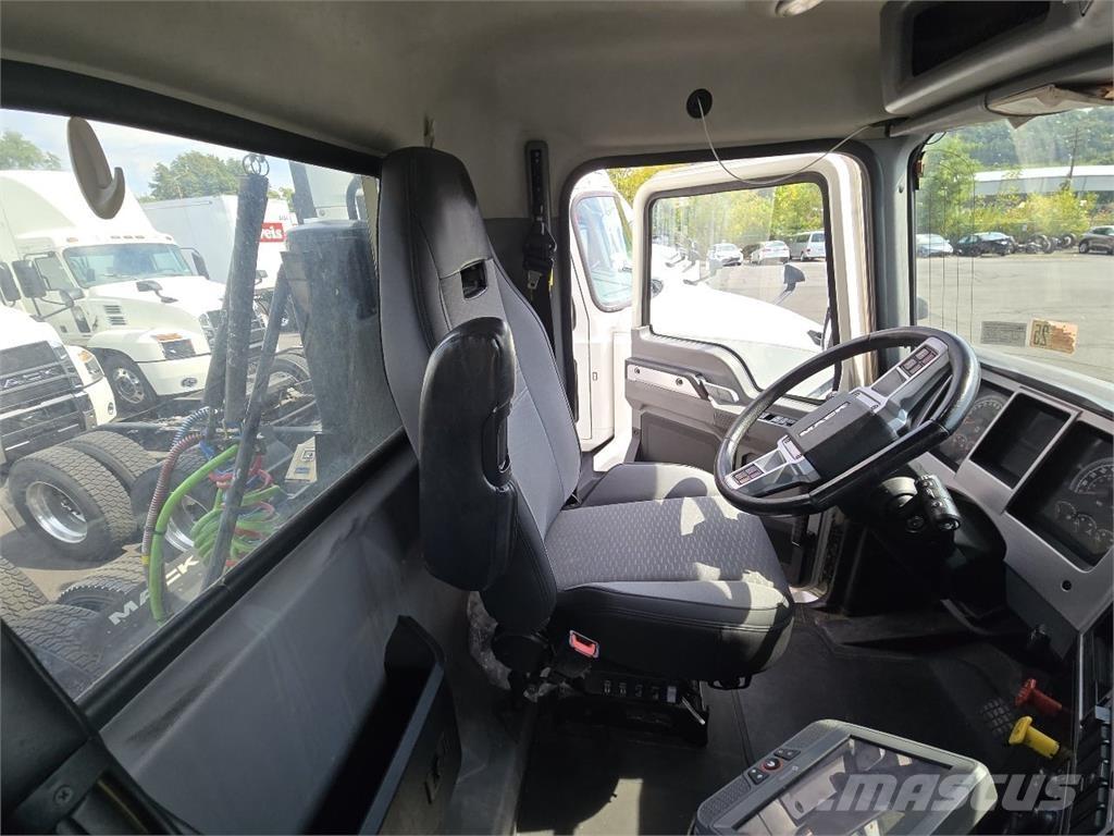 Mack AN64T Camiones tractor