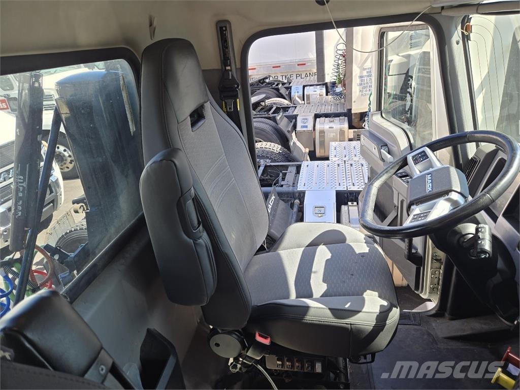 Mack AN64T Camiones tractor