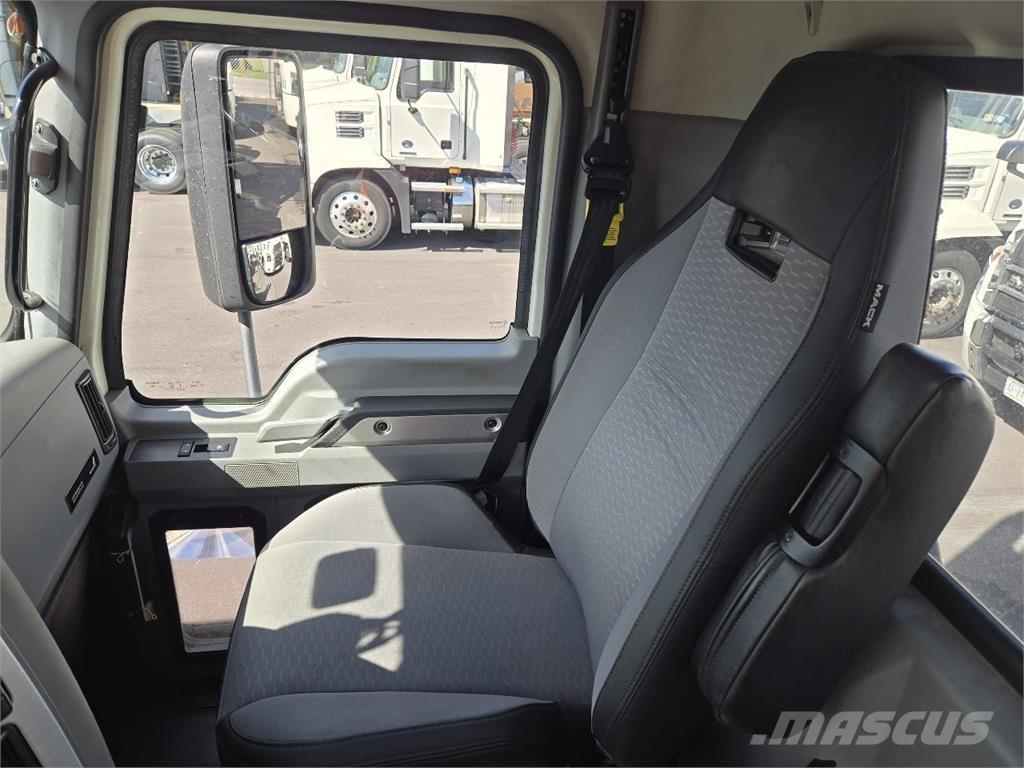 Mack AN64T Camiones tractor