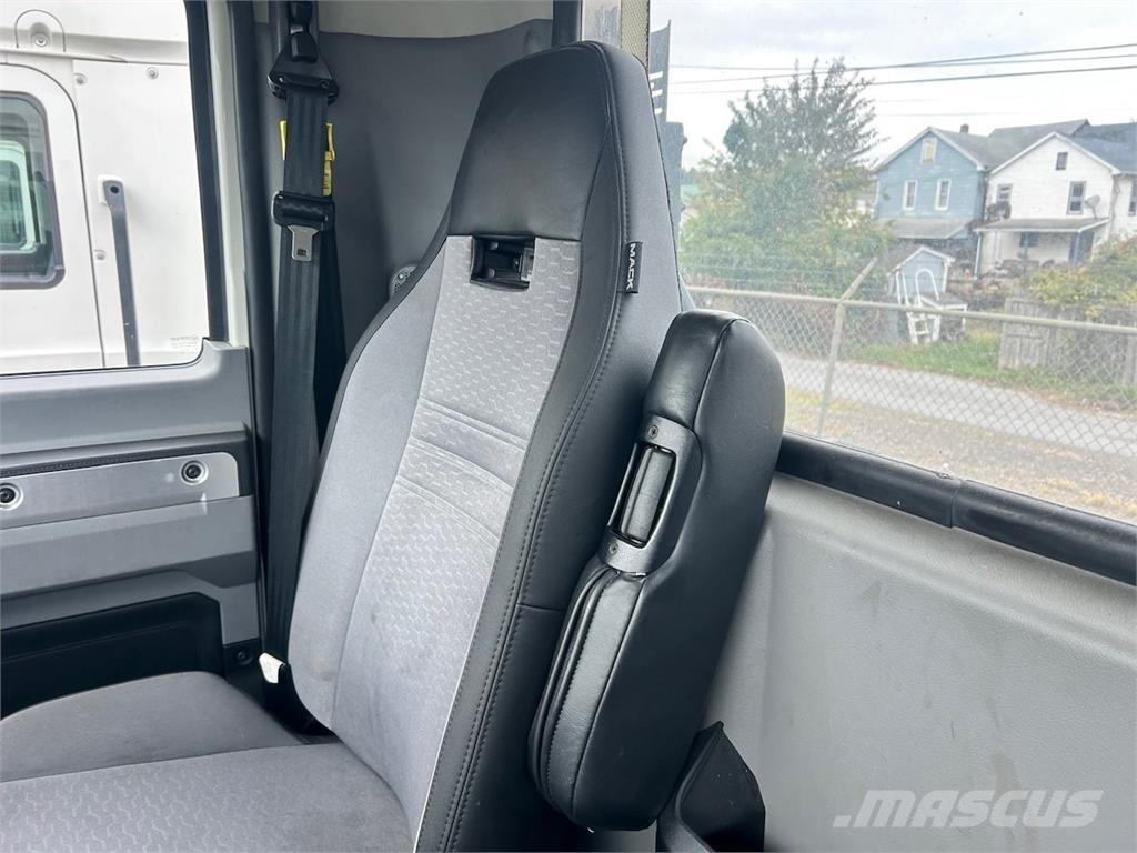 Mack AN64T Camiones tractor