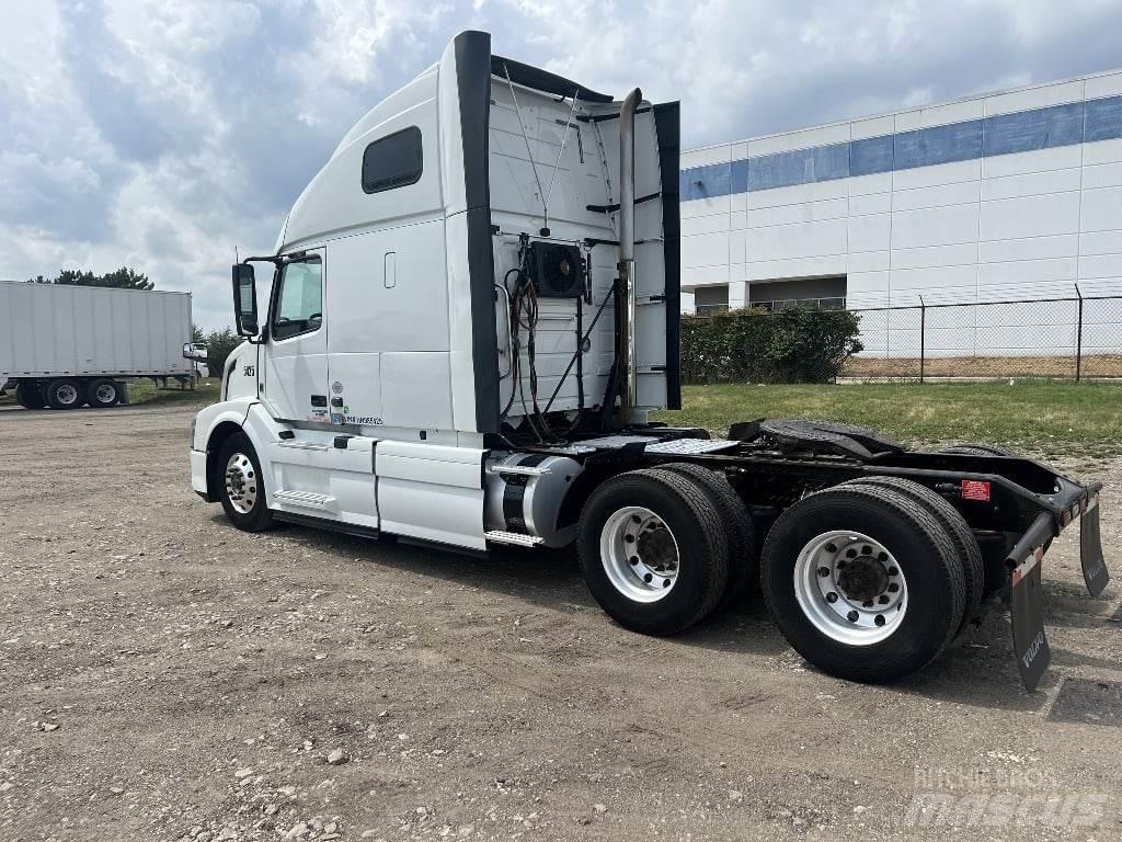 Volvo VNL64T670 Camiones tractor