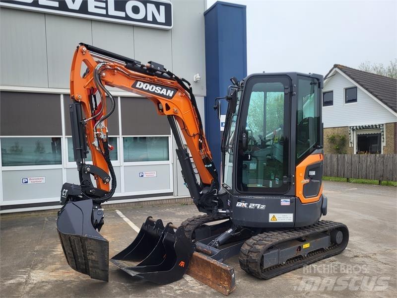 Develon DX27z-7 Miniexcavadoras