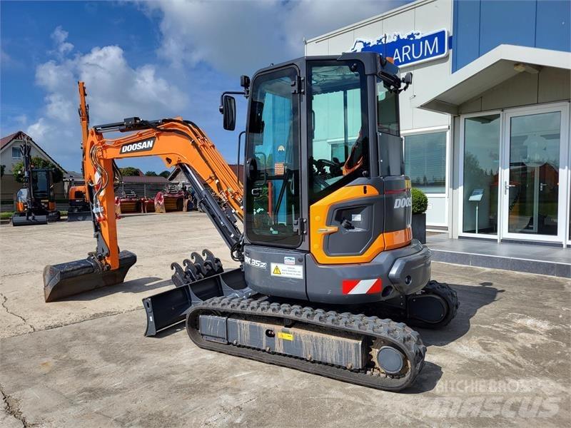 Develon DX35z-7 Miniexcavadoras