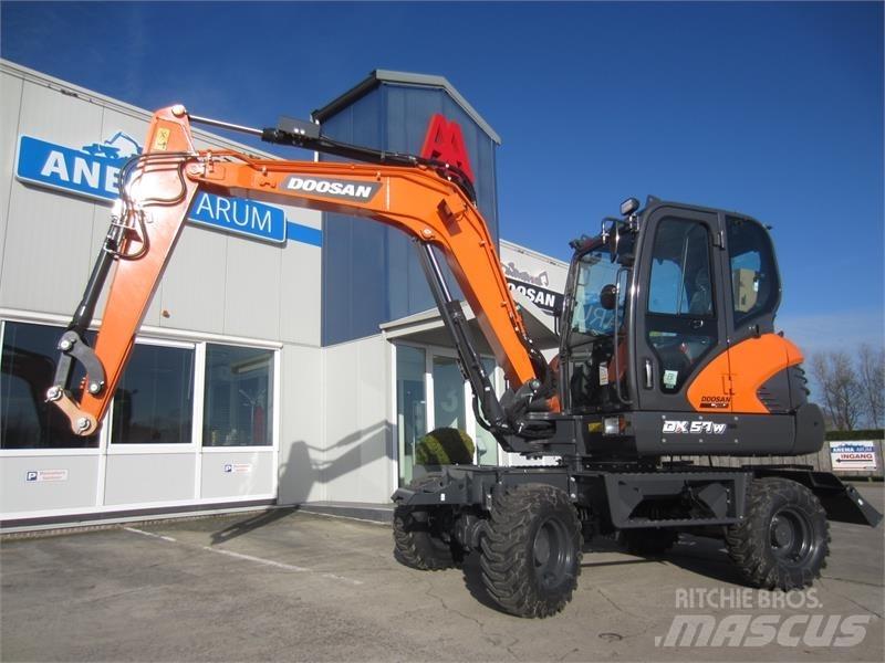 Develon DX57W-7 Miniexcavadoras