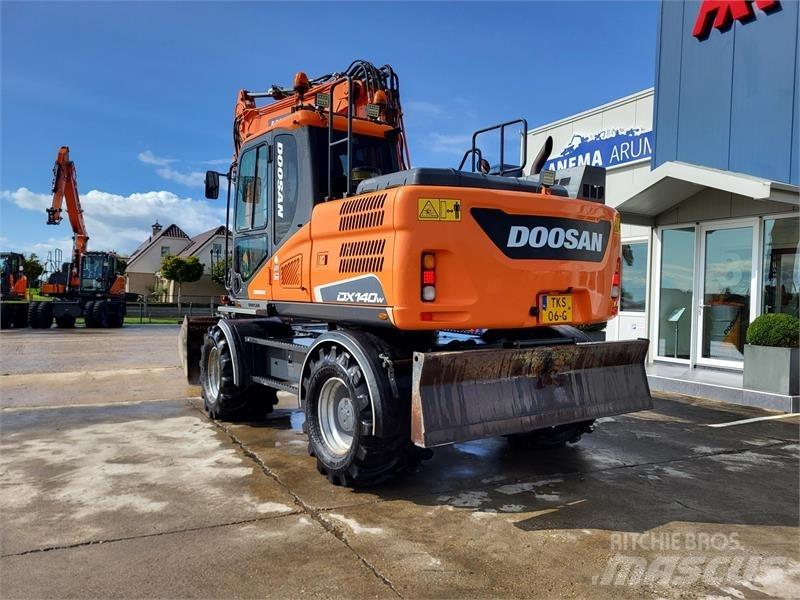 Doosan DX140W-5 Excavadoras de ruedas