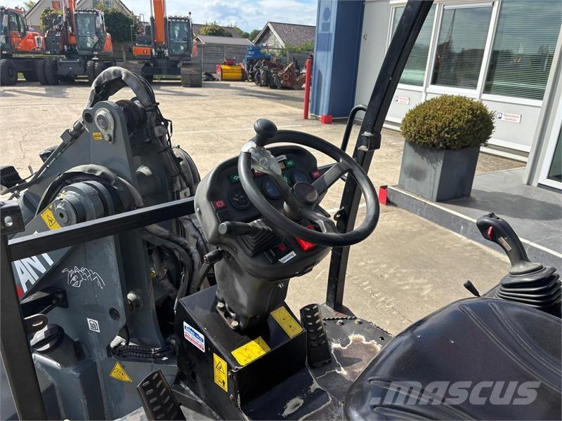 GiANT V6004T Cargadoras sobre ruedas