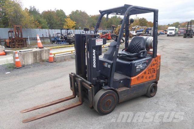 Doosan GC25P-5 Montacargas - otros