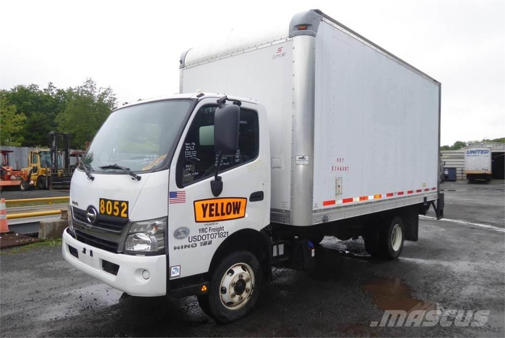 Hino 155 Camiones con caja de remolque