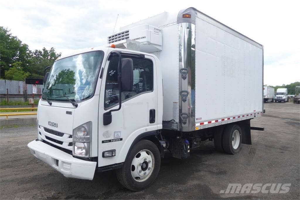 Isuzu NPR Camiones con caja de remolque