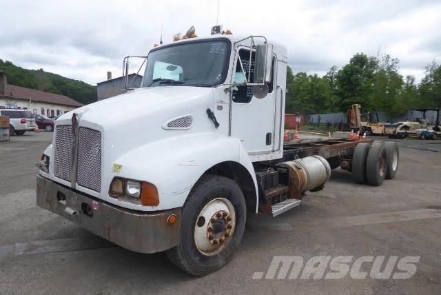 Kenworth T300 Camiones con chasís y cabina