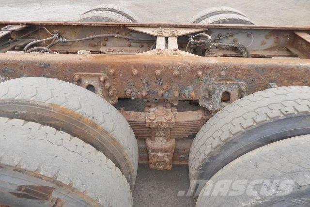 Kenworth T300 Camiones con chasís y cabina