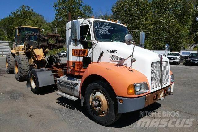 Kenworth T300 Camiones con chasís y cabina