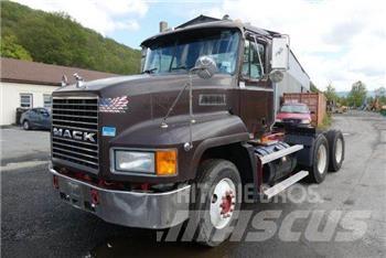 Mack CH613 Camiones con chasís y cabina