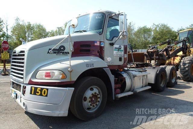 Mack CXU613 Camiones con chasís y cabina