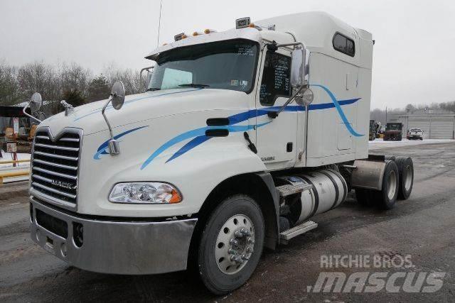 Mack CXU613 Camiones tractor