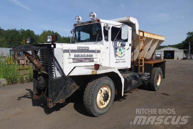 Oshkosh P18232 Camiones con chasís y cabina