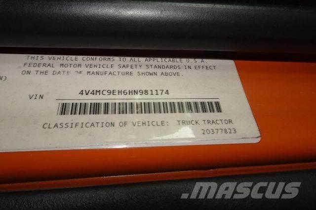 Volvo VNM64T Camiones con chasís y cabina