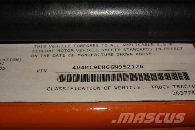 Volvo VNM64T Camiones con chasís y cabina