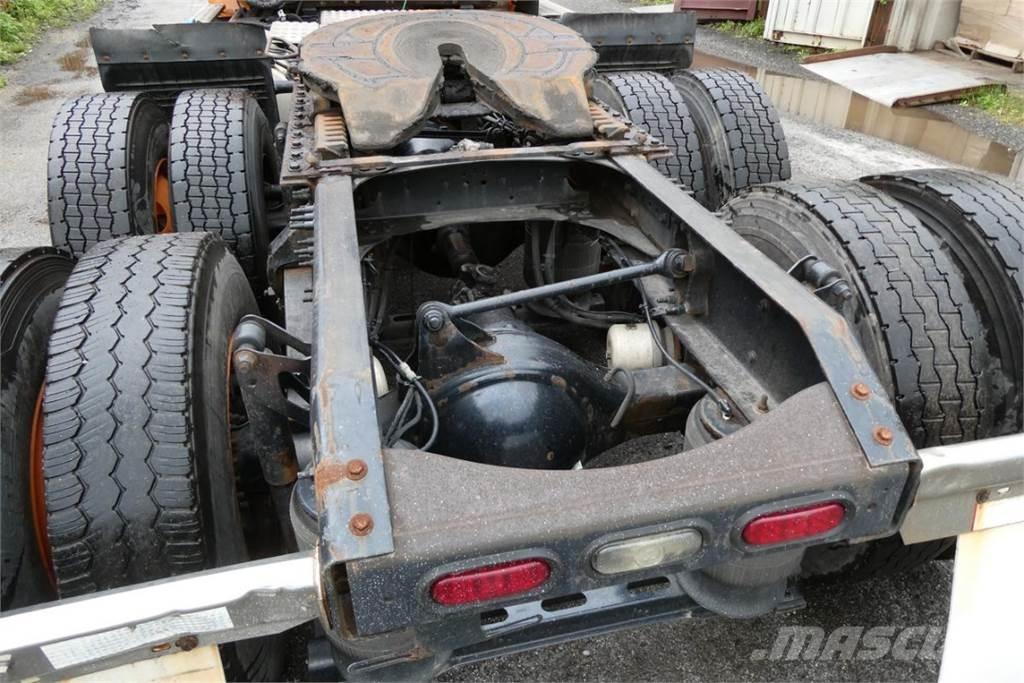 Volvo VNM64T Camiones con chasís y cabina