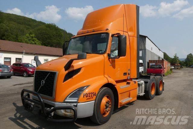 Volvo VNR64T300 Camiones con chasís y cabina