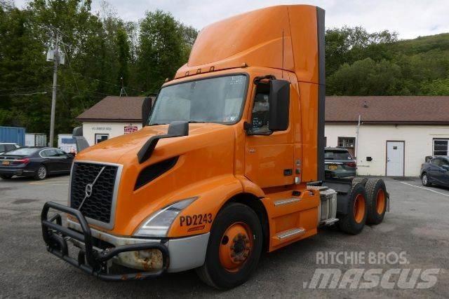 Volvo VNR64T300 Camiones con chasís y cabina