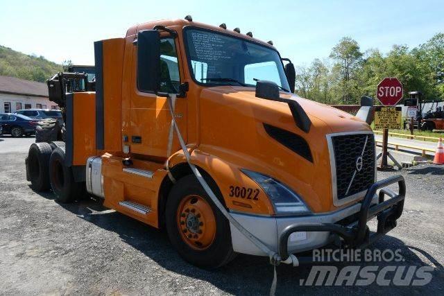 Volvo VNR64T300 Camiones con chasís y cabina