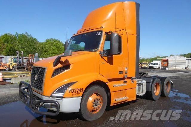Volvo VNR64T300 Camiones con chasís y cabina