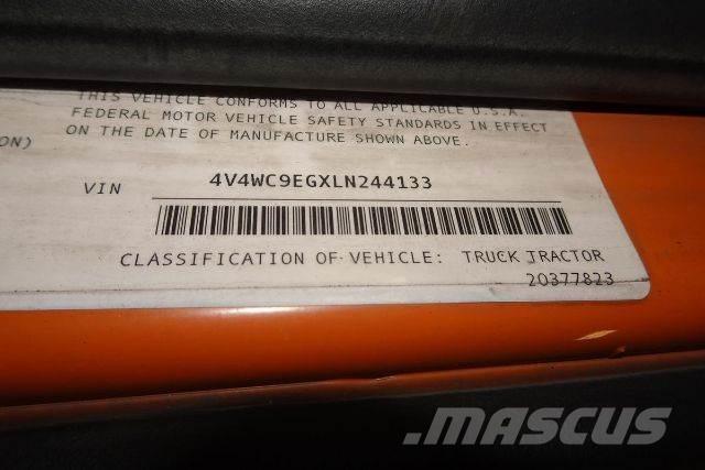 Volvo VNR64T300 Camiones con chasís y cabina