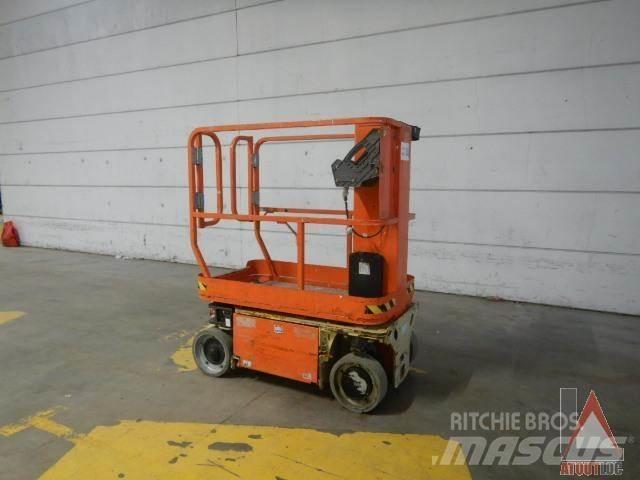 JLG 1230ES Plataformas con brazo de elevación manual