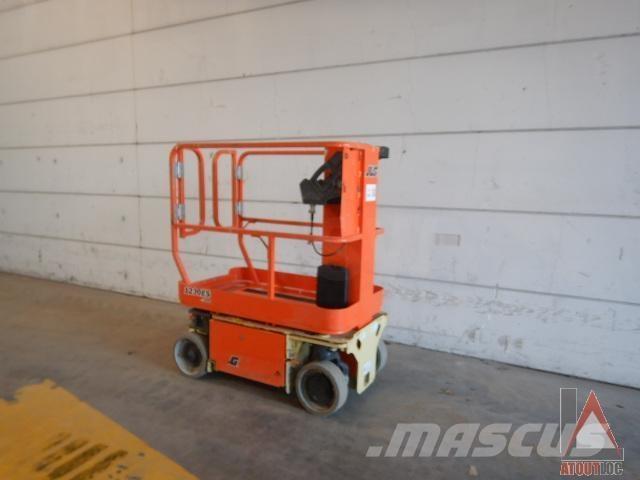 JLG 1230ES Plataformas con brazo de elevación manual