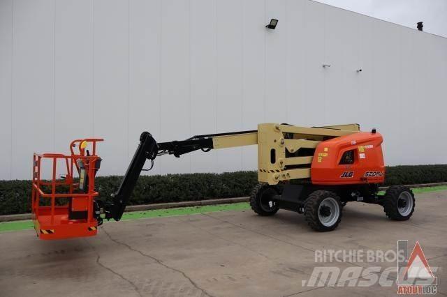 JLG 520 Plataformas con brazo de elevación manual