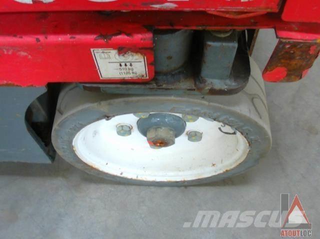 SkyJack SJ16 Plataformas con brazo de elevación manual