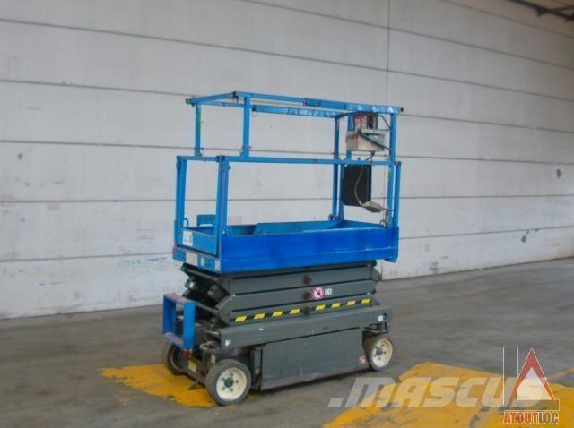 SkyJack SJ3219 Plataformas con brazo de elevación manual