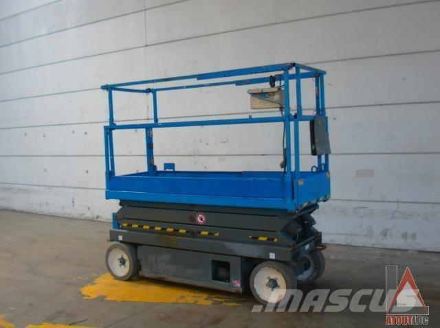 SkyJack SJ3220 Plataformas con brazo de elevación manual