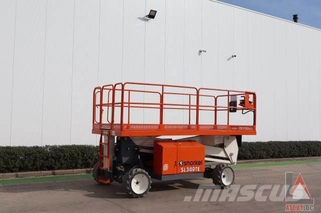 Snorkel SL30RTE Plataformas con brazo de elevación manual