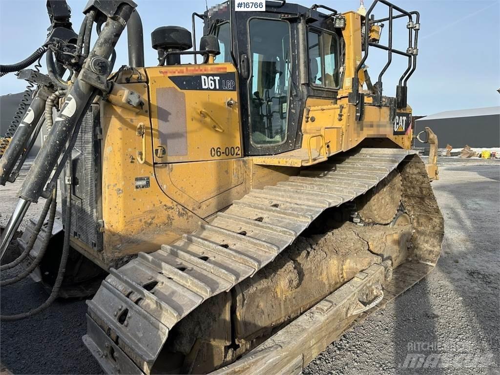 CAT D6T Buldozer sobre oruga