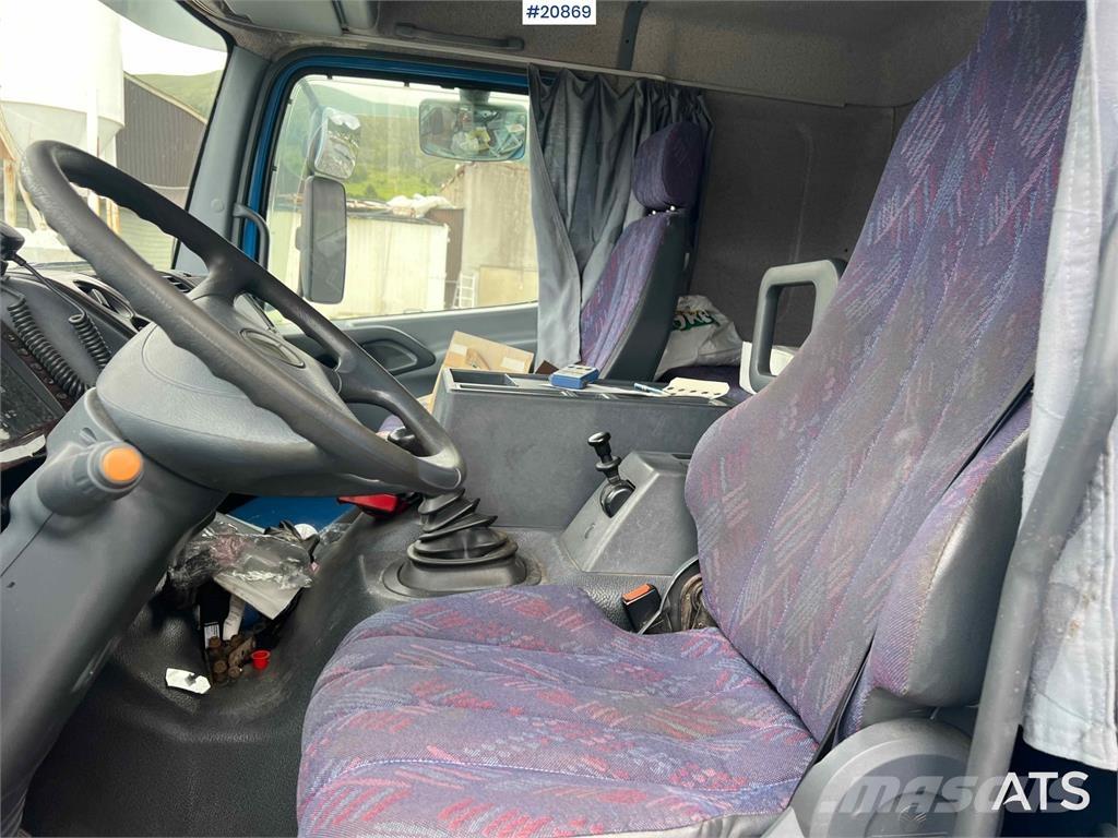 Mercedes-Benz 1523 Camiones con caja de remolque